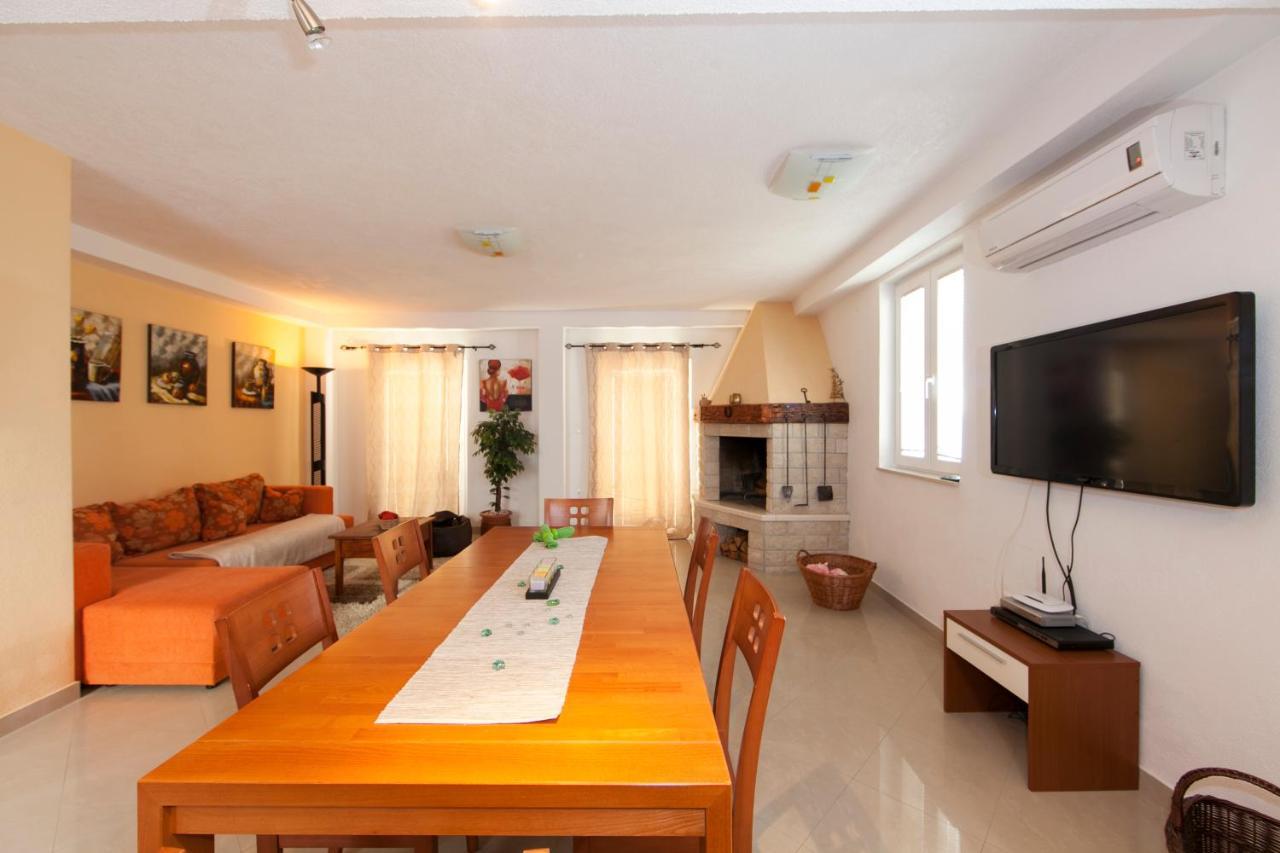 Villa Intrada 브렐라 외부 사진